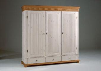 Трехдверные распашные