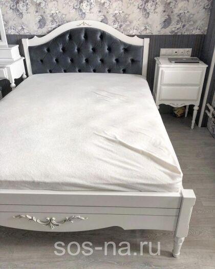 Кровать Авиньон с каретной стяжкой