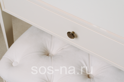 Столик туалетный Бетти №1