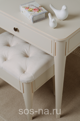 Столик туалетный Бетти №1