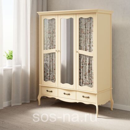 Шкаф 3х дверный 2 стеклянные двери и зеркало Лебо