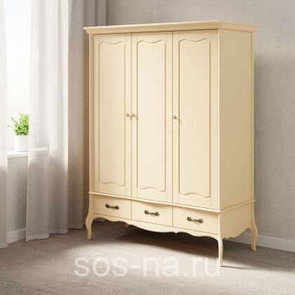 Шкаф 3х дверный с глухими дверями Лебо